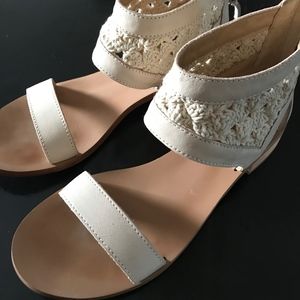 Latigo Sandals
